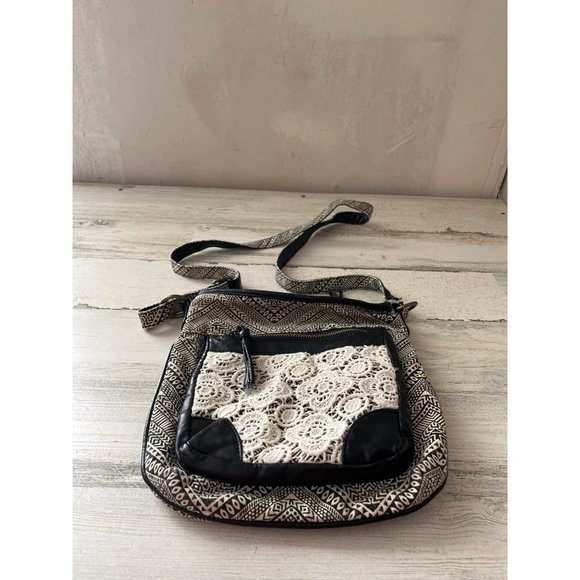 Back and cream geometric shape cloth zippered shoulder crossbody bag with lace - Picture 1 of 6